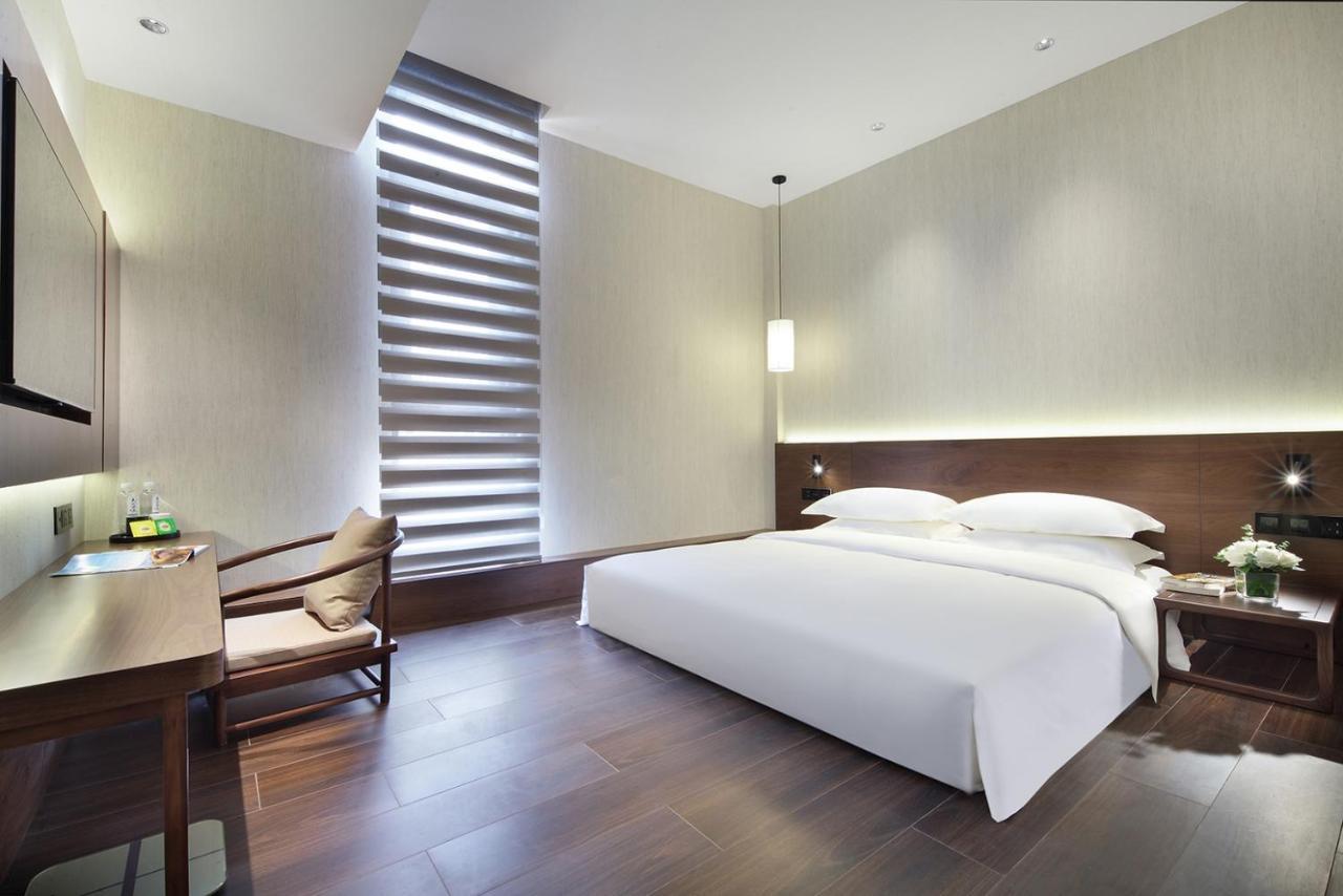 Riverside Wing Hotel Guilin Room photo